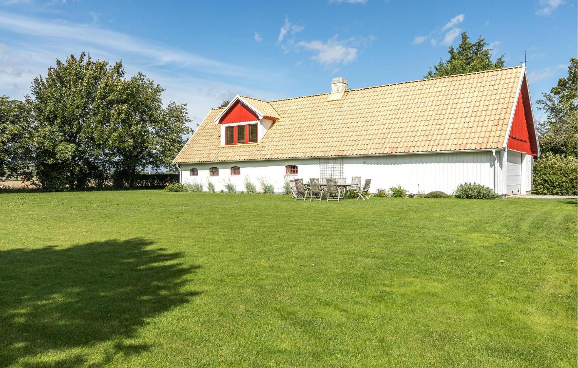 Cozy Home In Lund With Kitchen Экстерьер фото